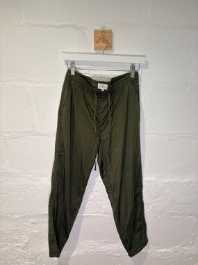 Lou & Grey Men's Olive Drawstring Relaxed Joggers